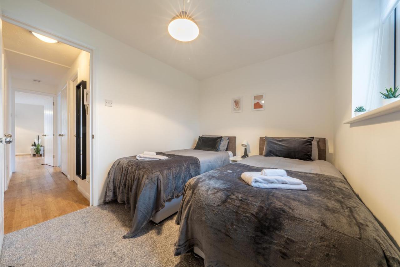 Luxury 2 Bed Apartment Stansted Airport Bishops Stortford Bishop's Stortford Esterno foto