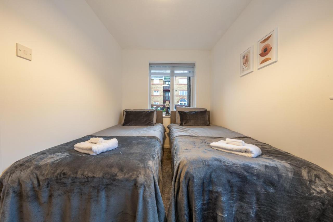 Luxury 2 Bed Apartment Stansted Airport Bishops Stortford Bishop's Stortford Esterno foto