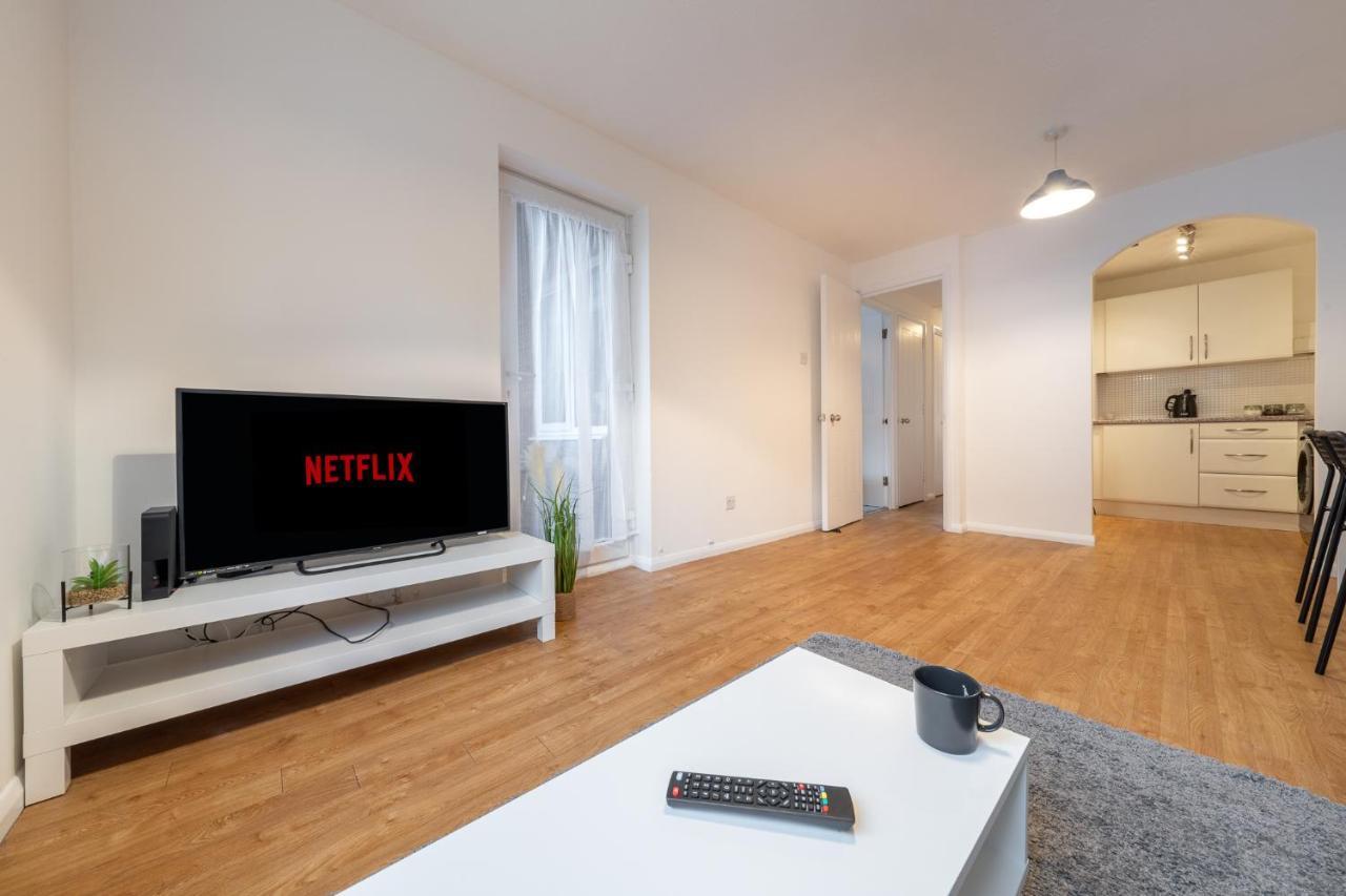 Luxury 2 Bed Apartment Stansted Airport Bishops Stortford Bishop's Stortford Esterno foto