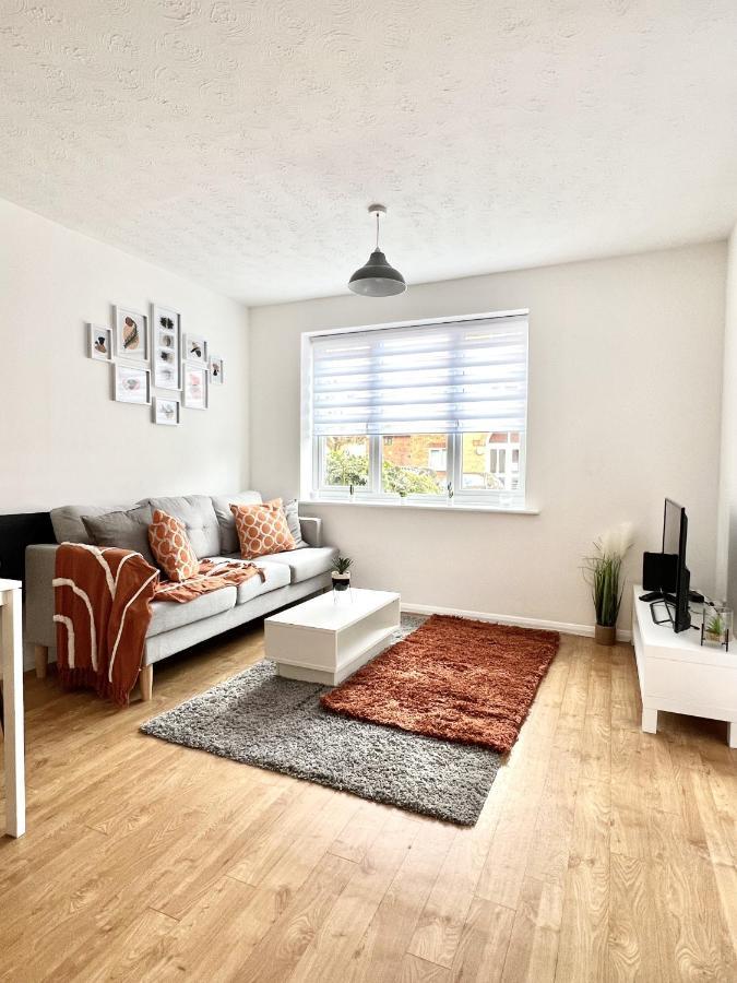 Luxury 2 Bed Apartment Stansted Airport Bishops Stortford Bishop's Stortford Esterno foto